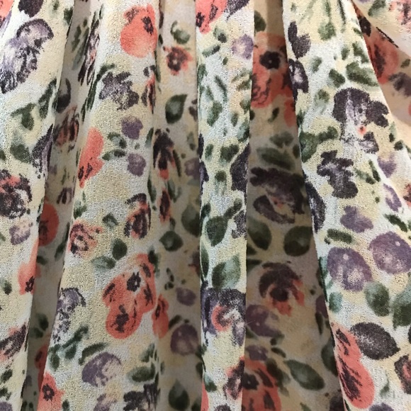 Dynamite Woman’s Size Small Sheer Top Blouse Crossover Back Straps Floral Boho - Picture 3 of 9